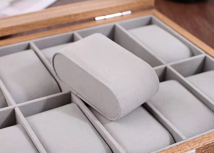 6 wooden box of watch